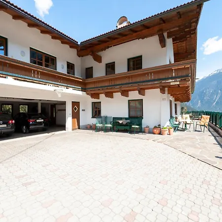 In With Balcony, Cleaning Included * Mayrhofen